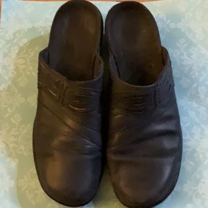Clark’s Navy Blue Mules Size 9N